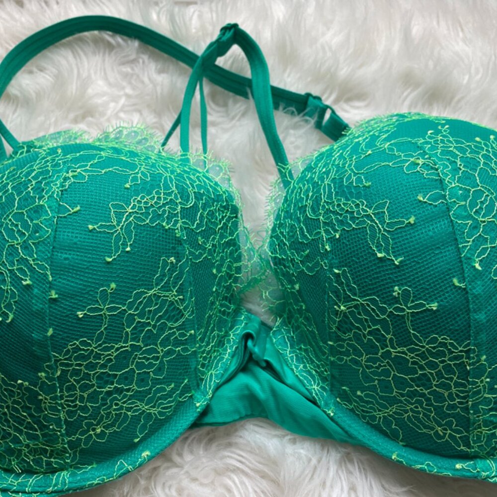 NWOT Victoria's Secret Very Sexy push up bra, Gorgeous Green with lace 38DD